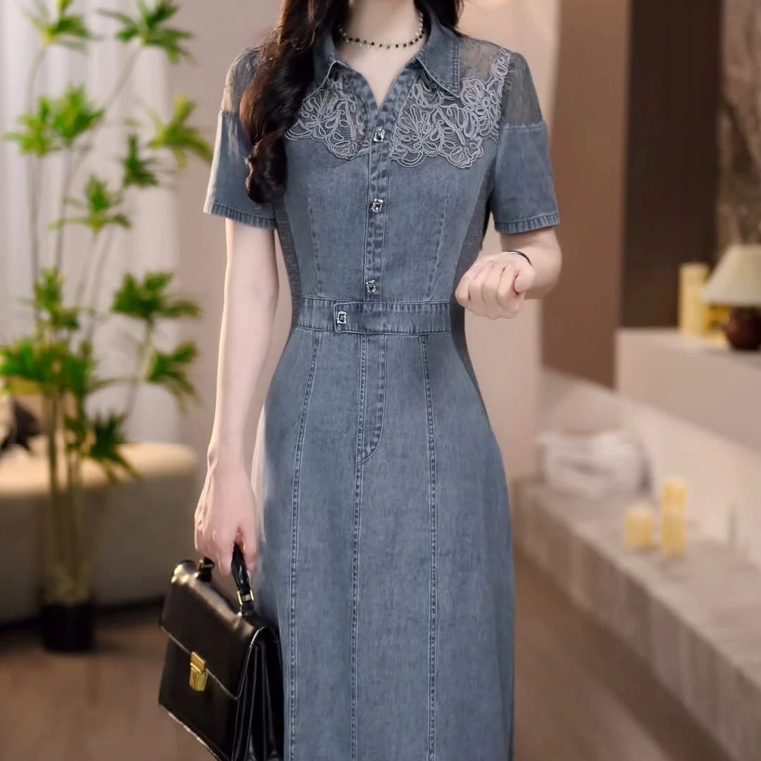 翻领水洗软牛仔蕾丝拼接洋气礼服裙2025夏季新款显瘦假两件连衣裙