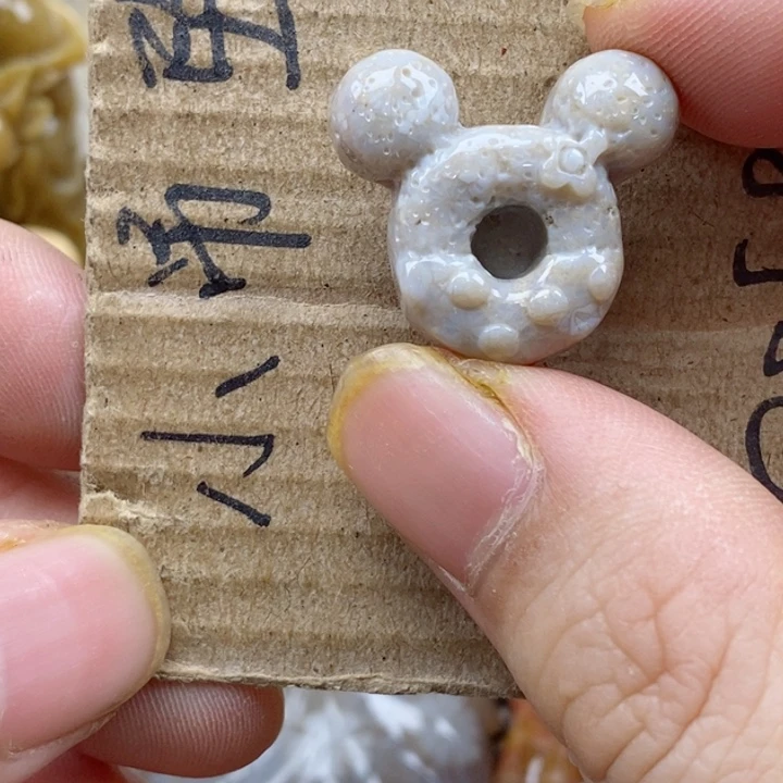颈饰未镶嵌硅化珊瑚（珊瑚玉）￥****猫