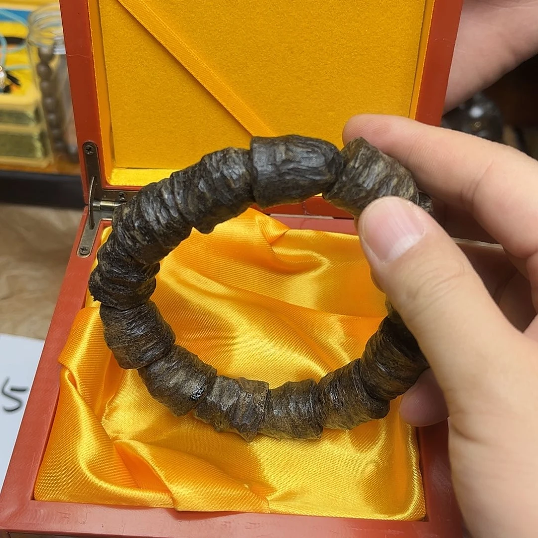 大叶紫檀（黑酸枝木类）
