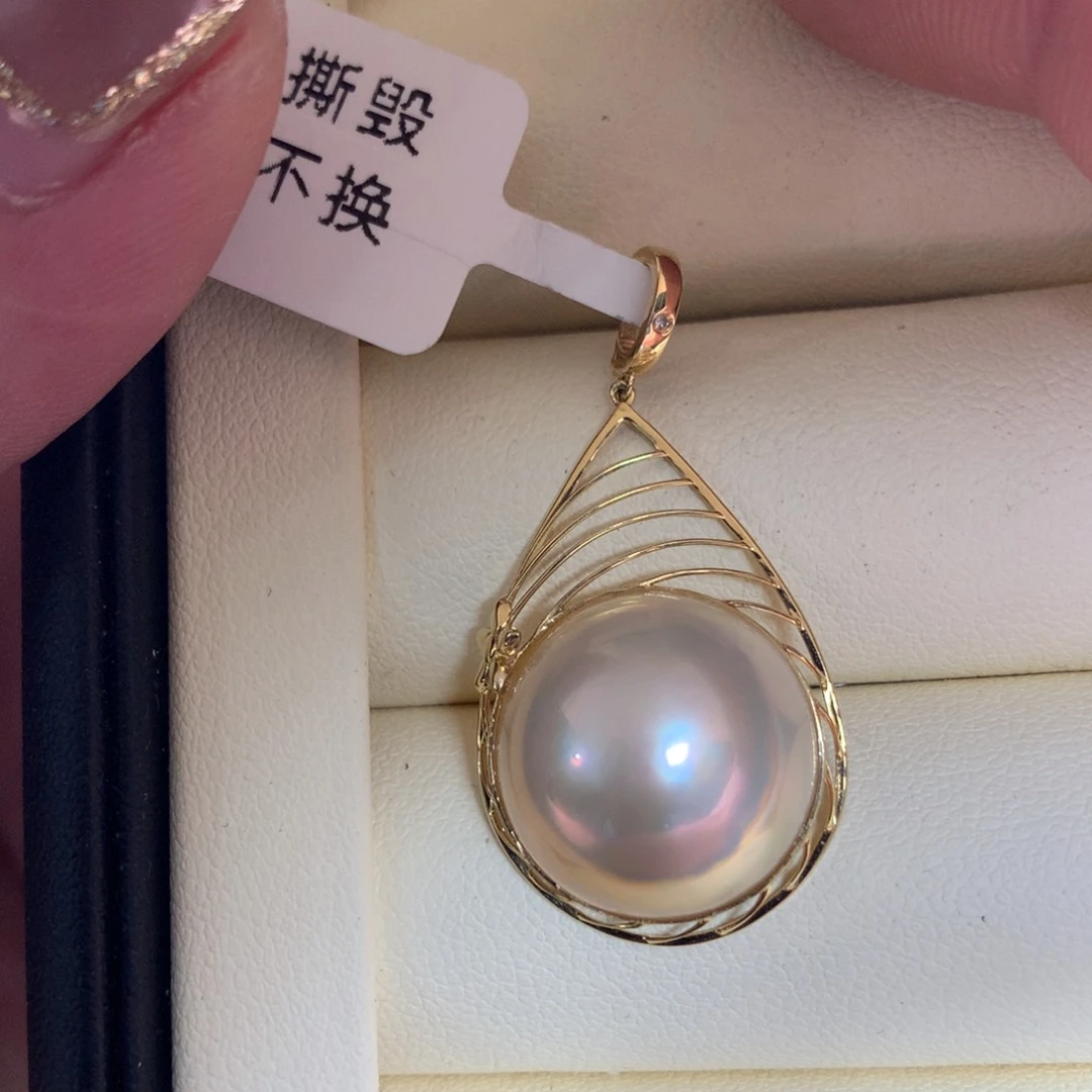 耳饰18K金镶嵌拼合珍珠（马贝珠）