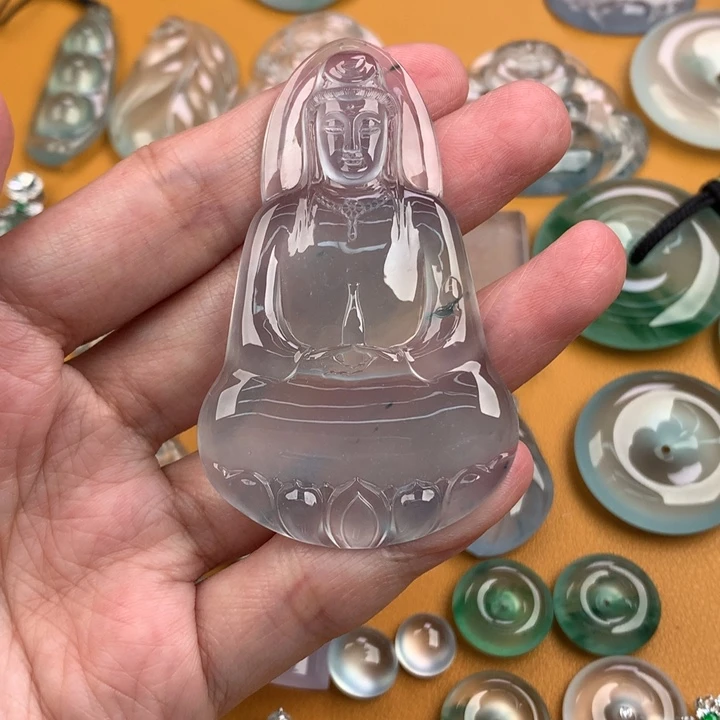 颈饰未镶嵌翡翠….