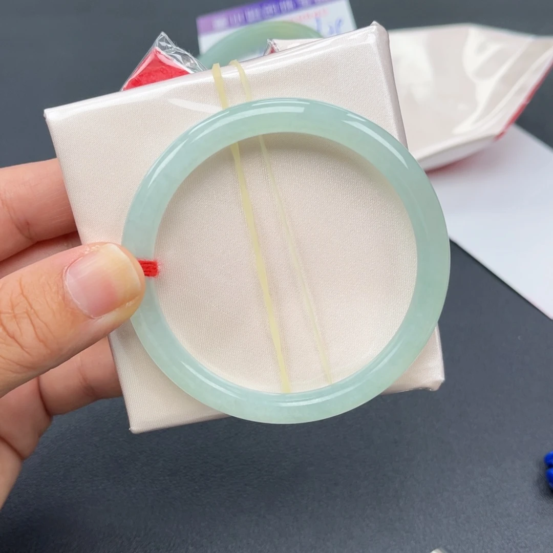 翡翠未镶嵌手镯手镯