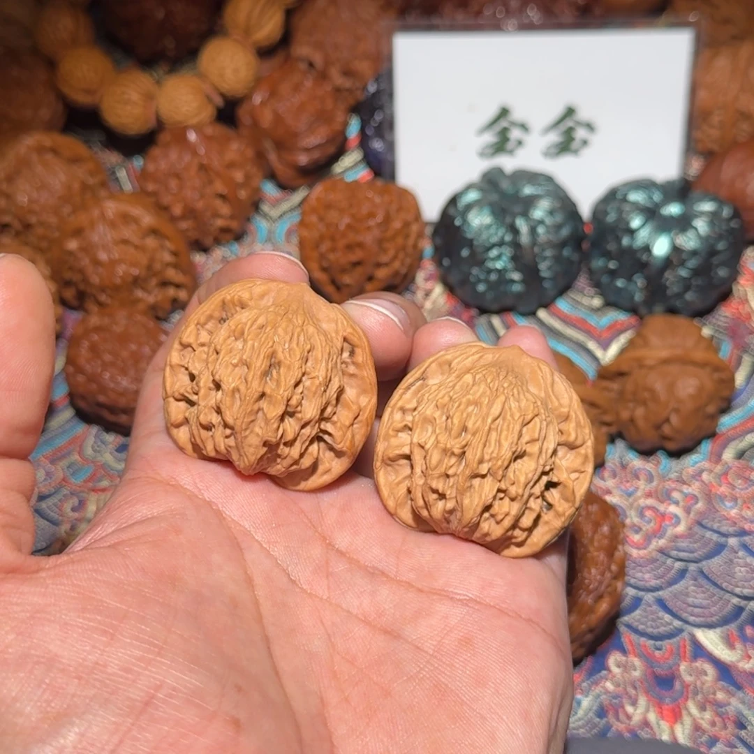 文玩核桃把件091虎头，尺寸39