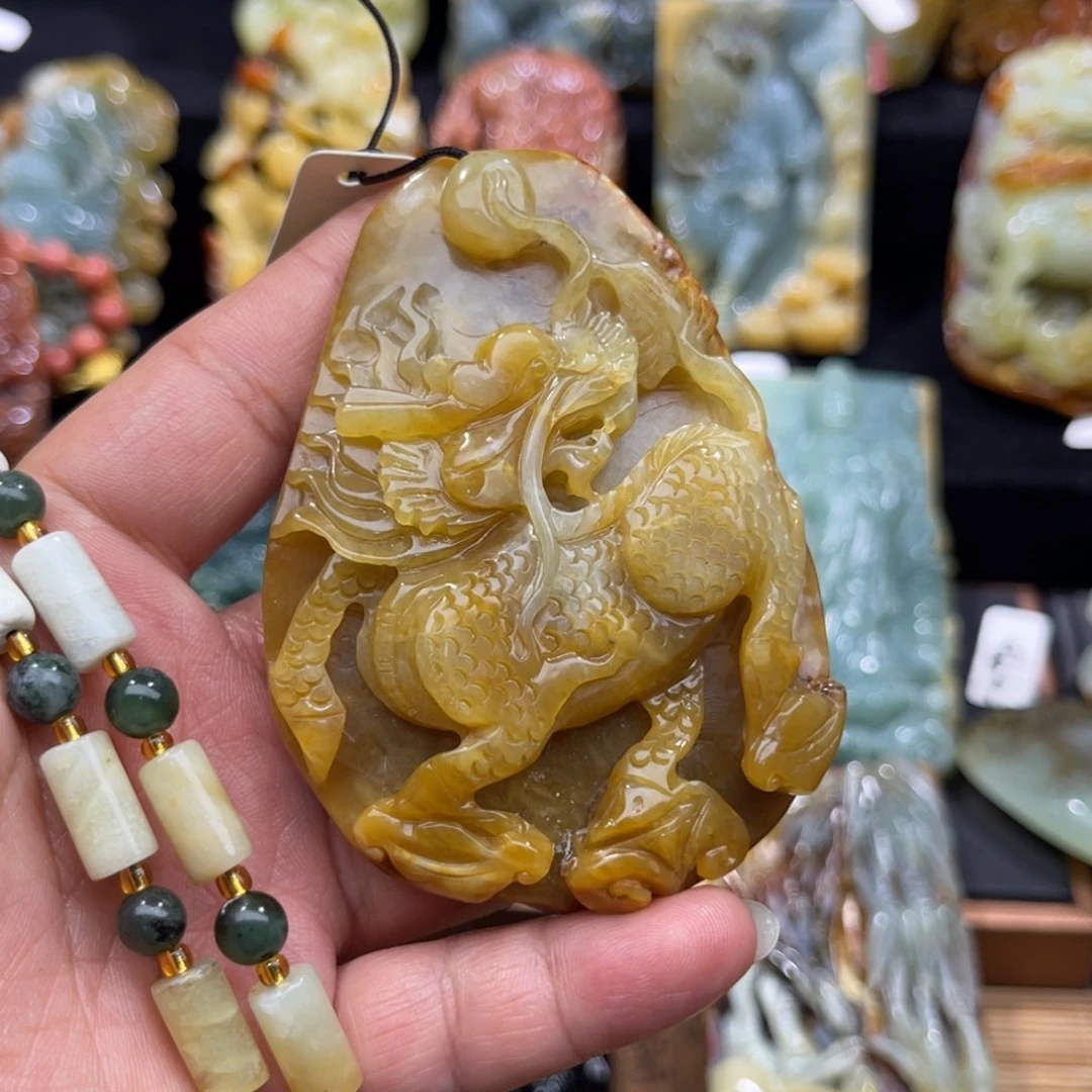 蛇纹石玉未镶嵌颈饰
