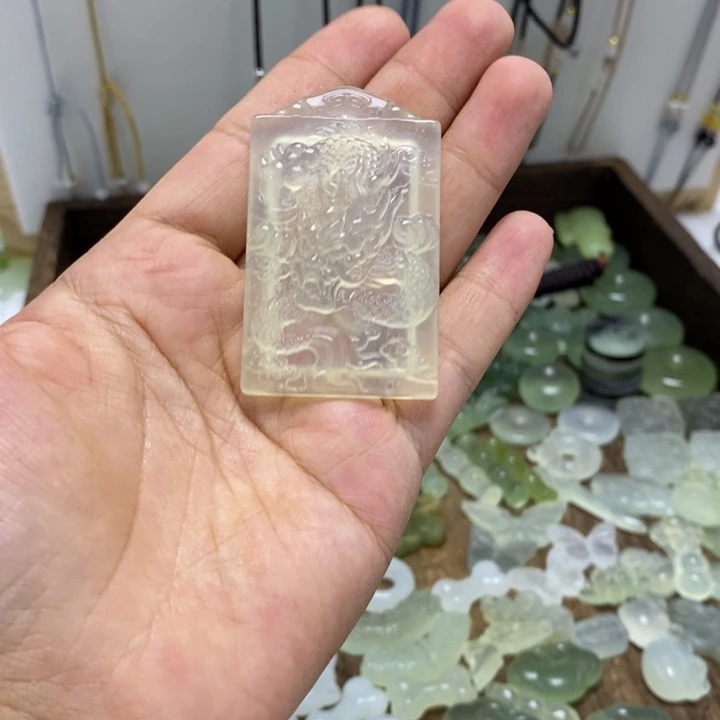岫玉未镶嵌吊坠(不含链)