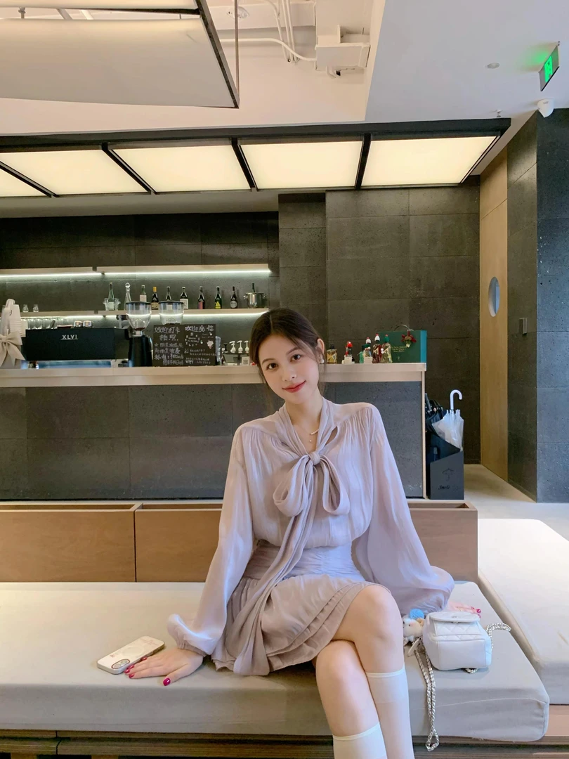 春夏新款气质套装女绝美蝴蝶结衬衫上衣纯欲风显瘦半身短裙两件套