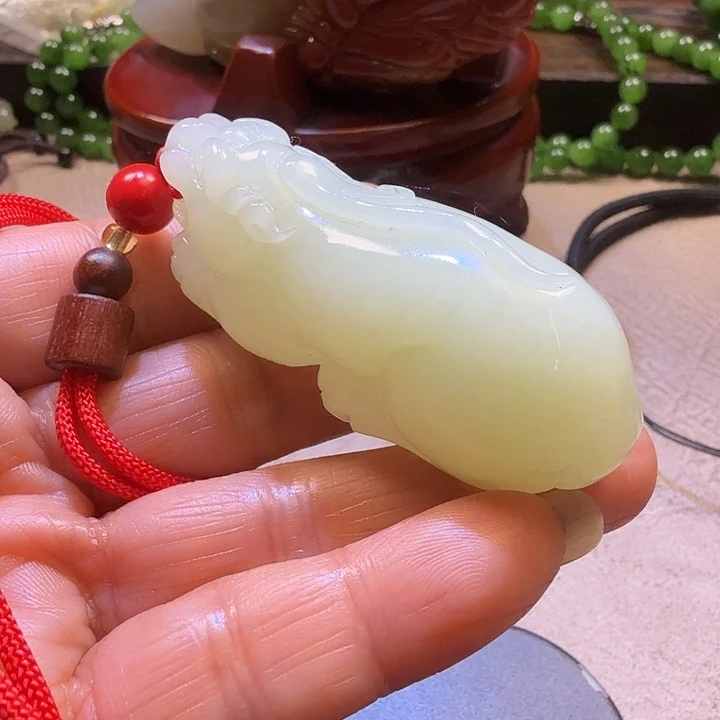 和田玉（青白玉）未镶嵌颈饰