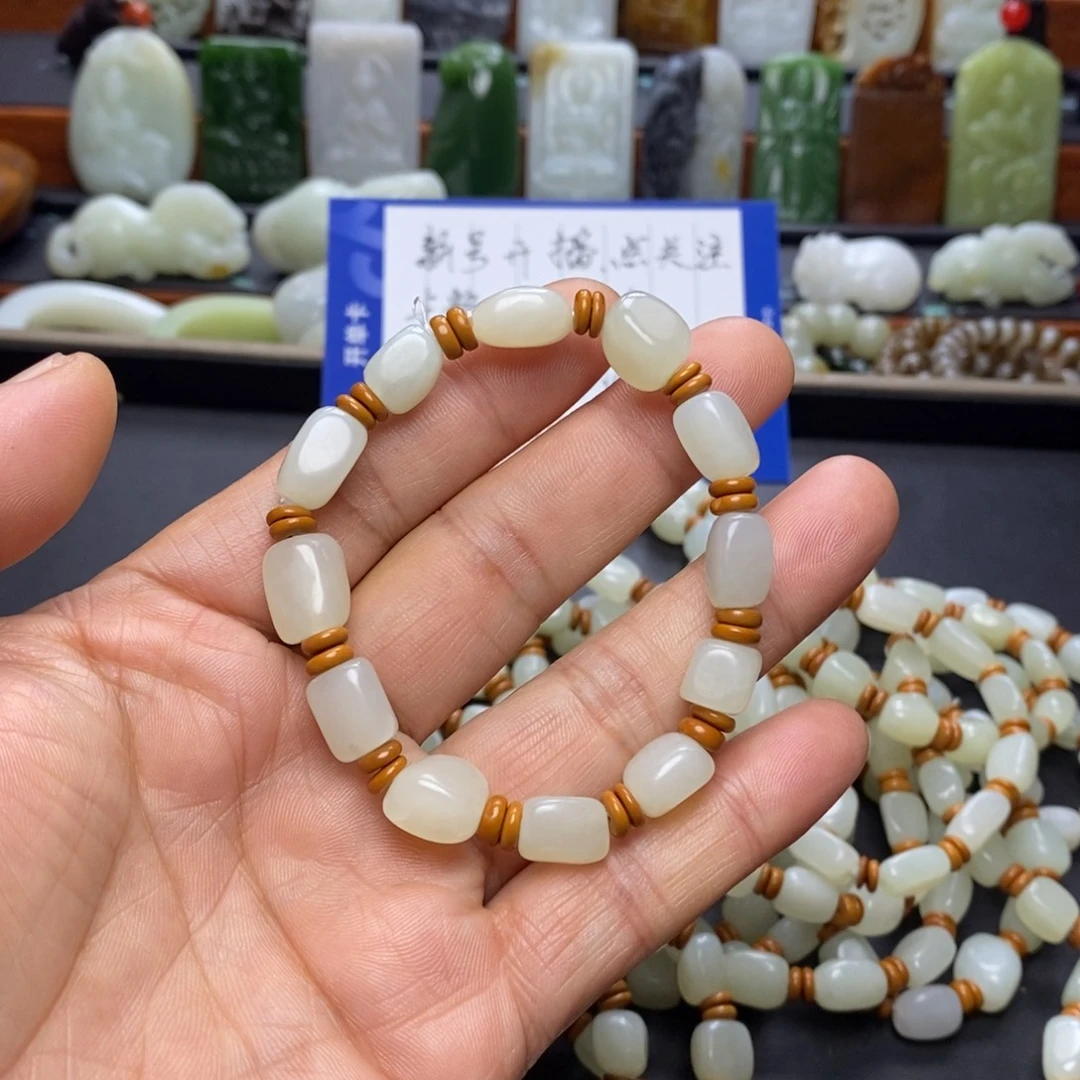 D***J和田玉（糖玉）未镶嵌颈饰