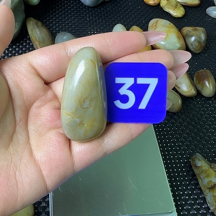 未镶嵌和田玉（糖玉）挂件