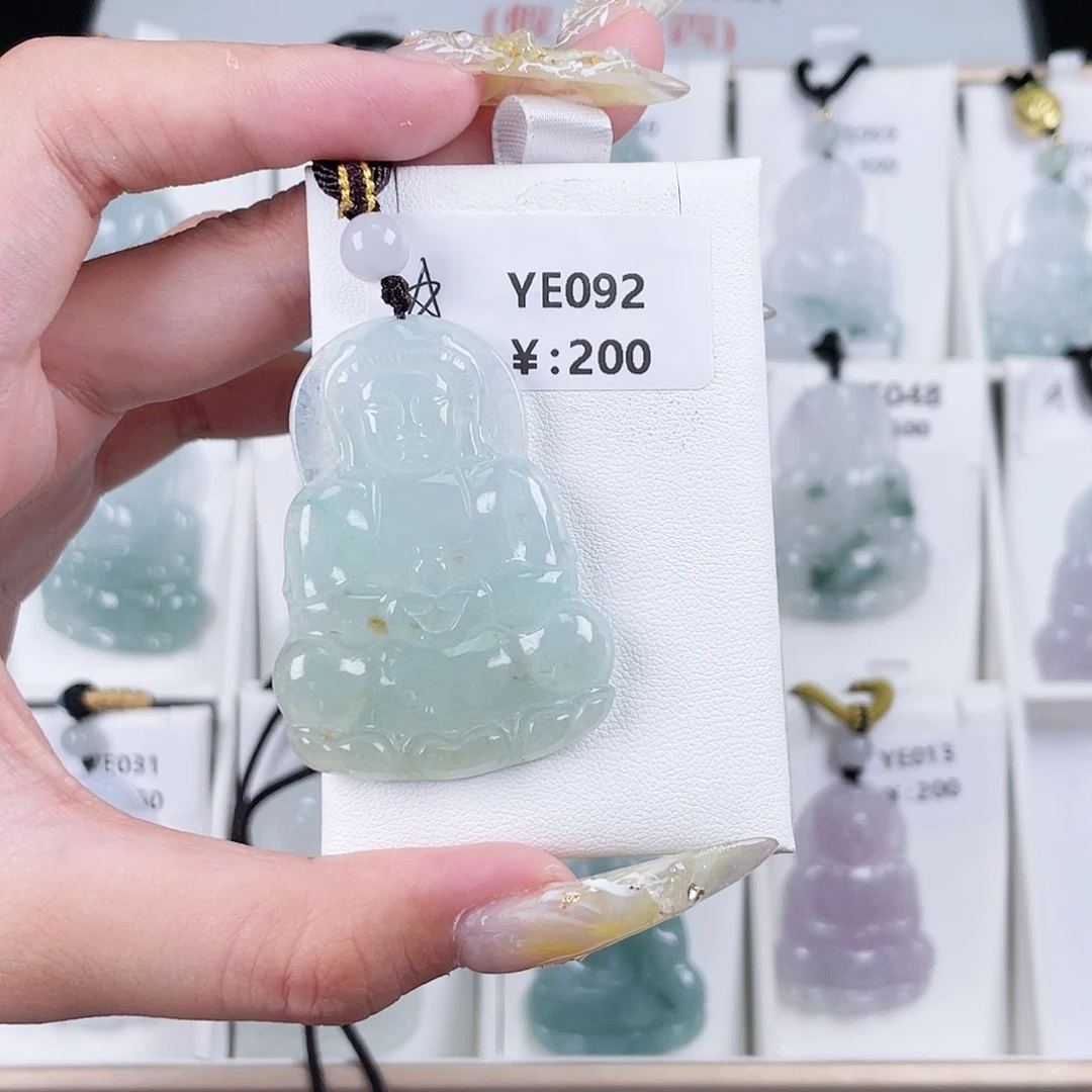 翡翠未镶嵌颈饰YE092