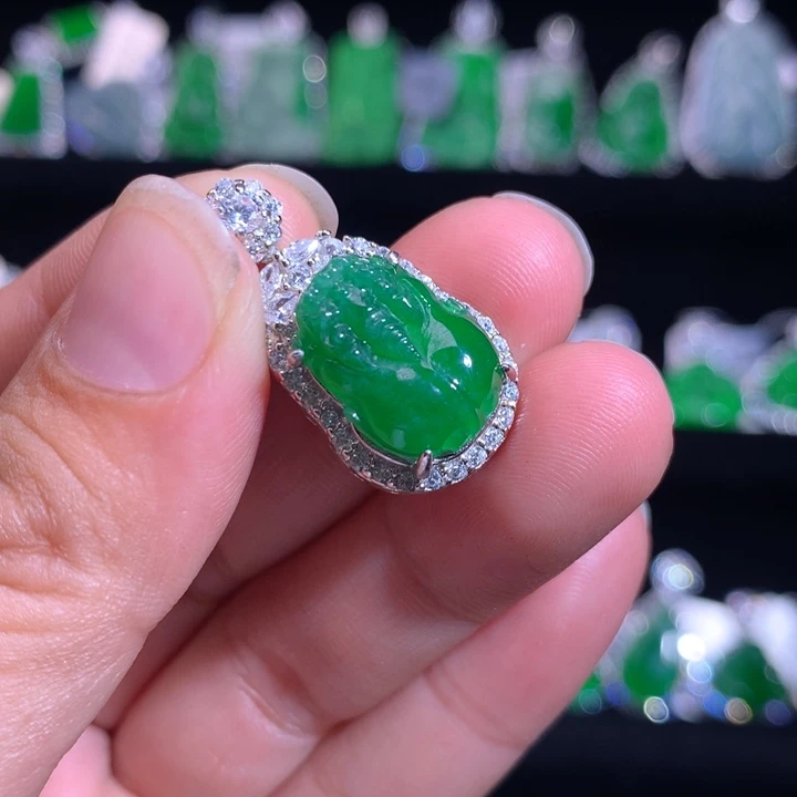 【闪购商品】颈饰银S925镶嵌翡翠天然翡翠