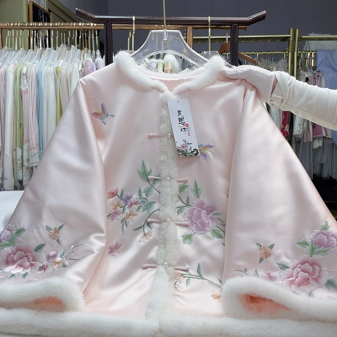 桑蚕丝对襟苏绣棉服