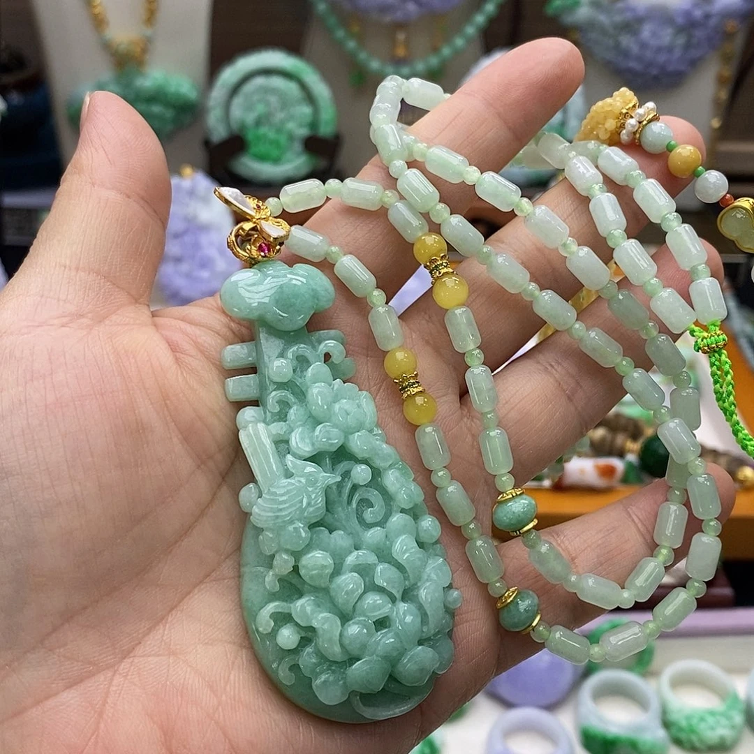 翡翠未镶嵌颈饰吊坠