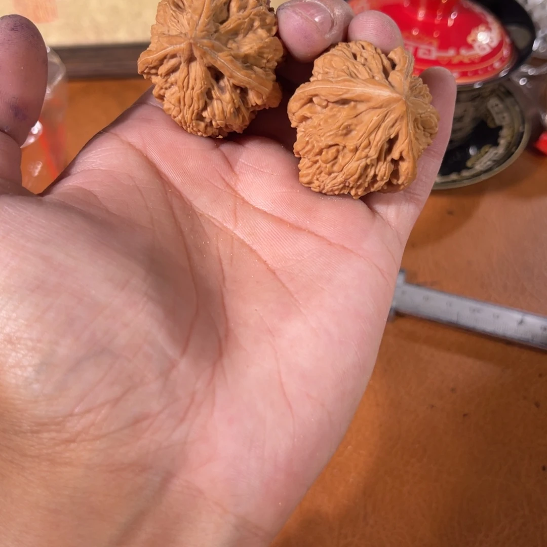 已***耳文玩核桃吊坠文山