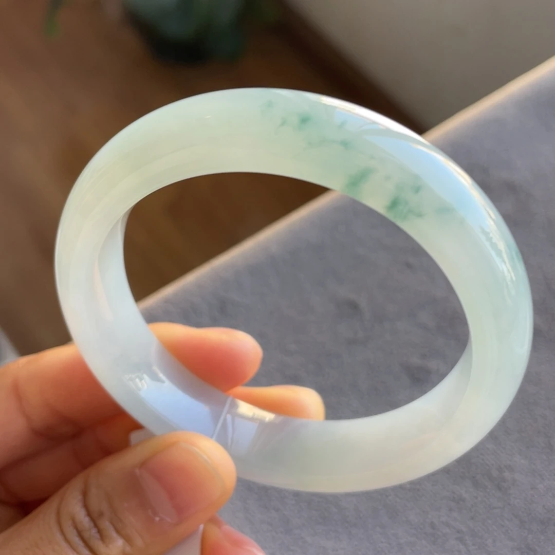 翡翠未镶嵌手镯飘花