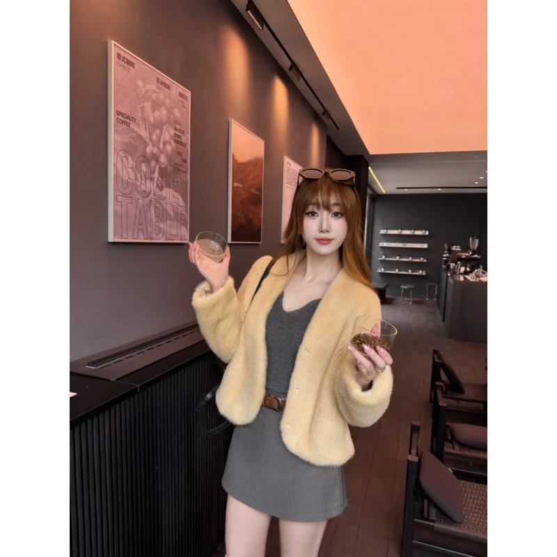 【慧慧】WX001-V领水貂50CM时尚短款整貂天鹅绒品质皮草水貂外套女