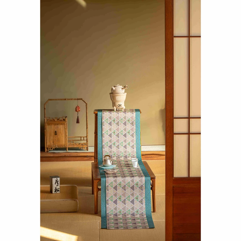 知舍·金彩山花纹茶席套组樱花粉