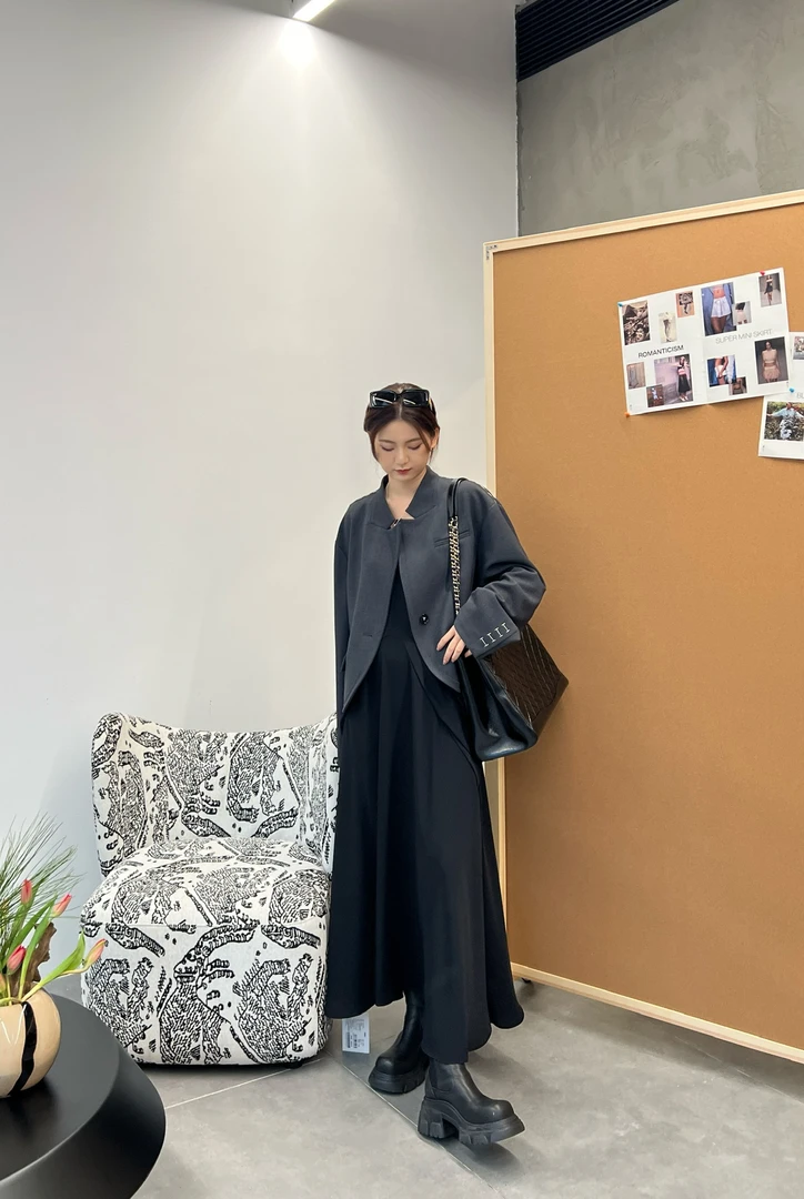 YOEYYOU 设计师品牌 小众新款 不规则深V连衣裙