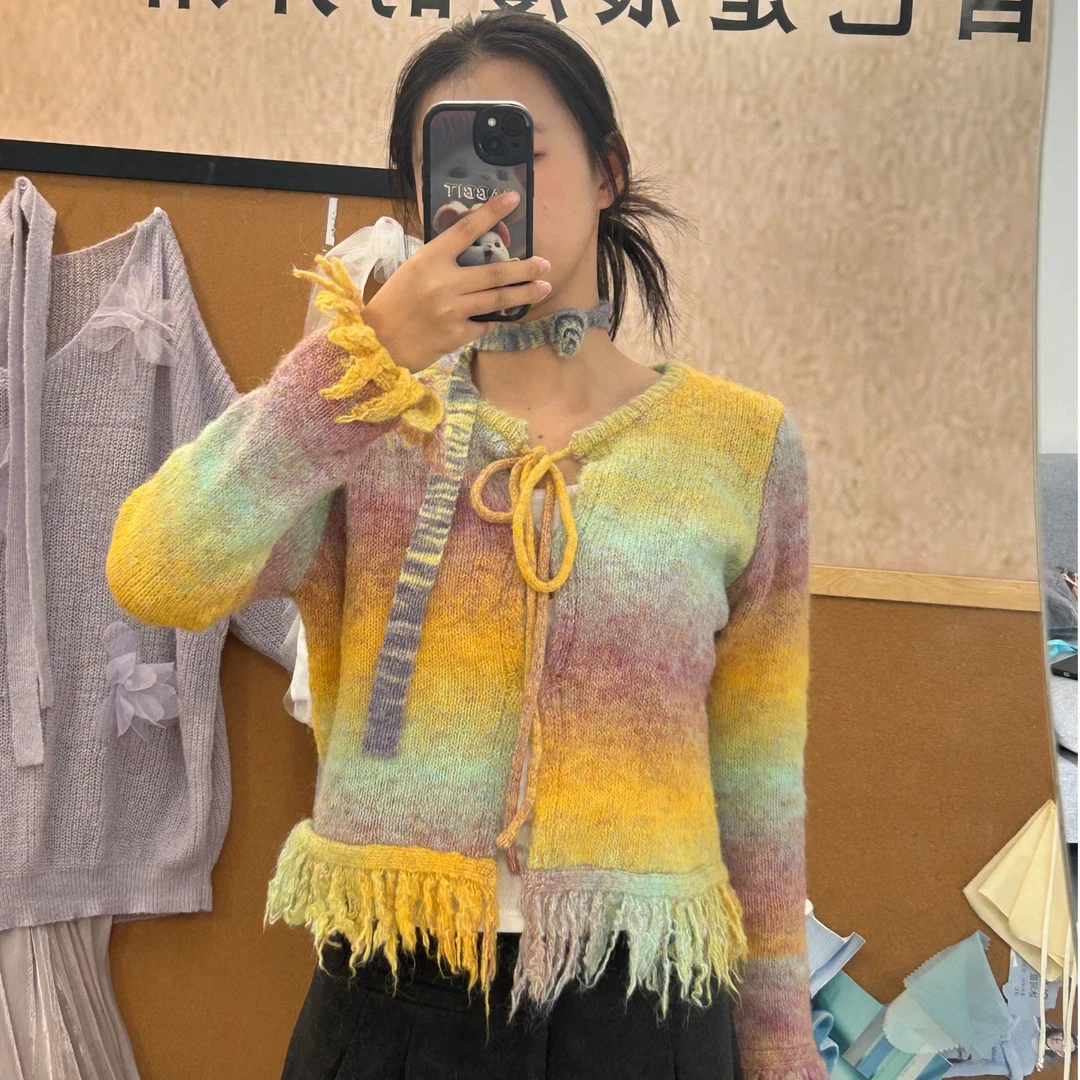 V17时尚彩虹秋冬常规袖渐变色毛针织衫短款小香风针织女