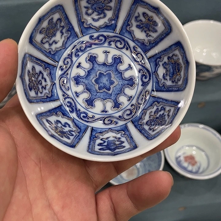 手绘青花描金宝象杯