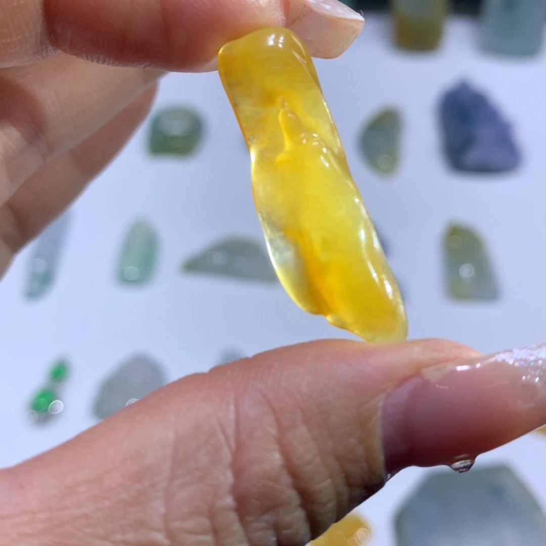 翡翠颈饰未镶嵌随型