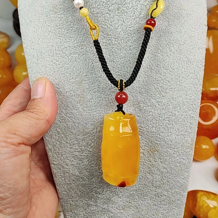 蜜蜡吊坠(赠链)未镶嵌