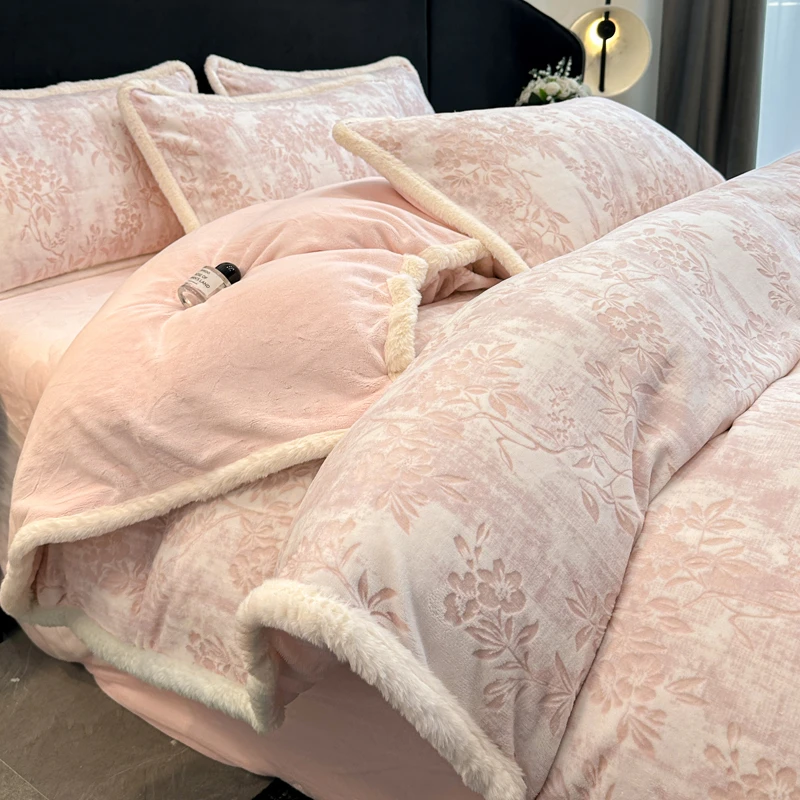 2025法式雕花牛奶绒床笠保暖四件套冬季珊瑚绒被套加厚床单三件套