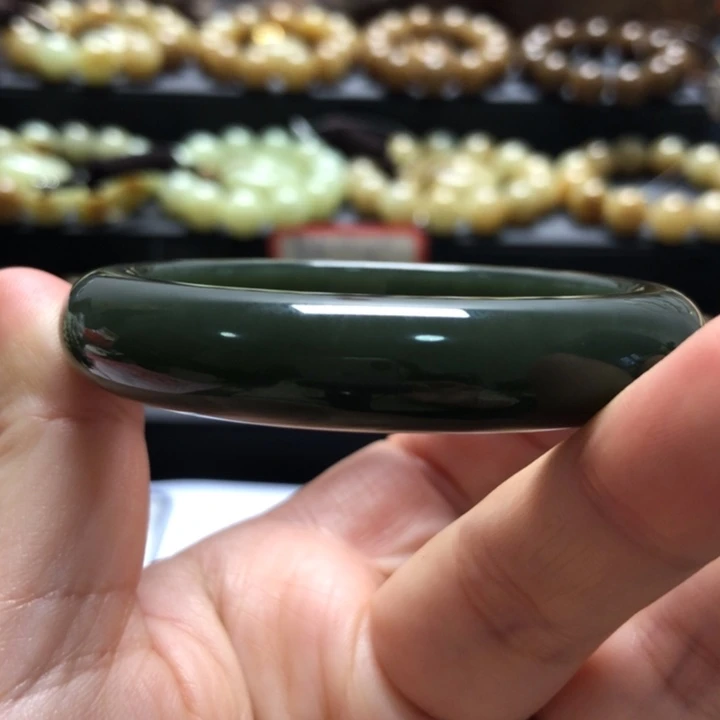 和田玉手镯未镶嵌珊*呐