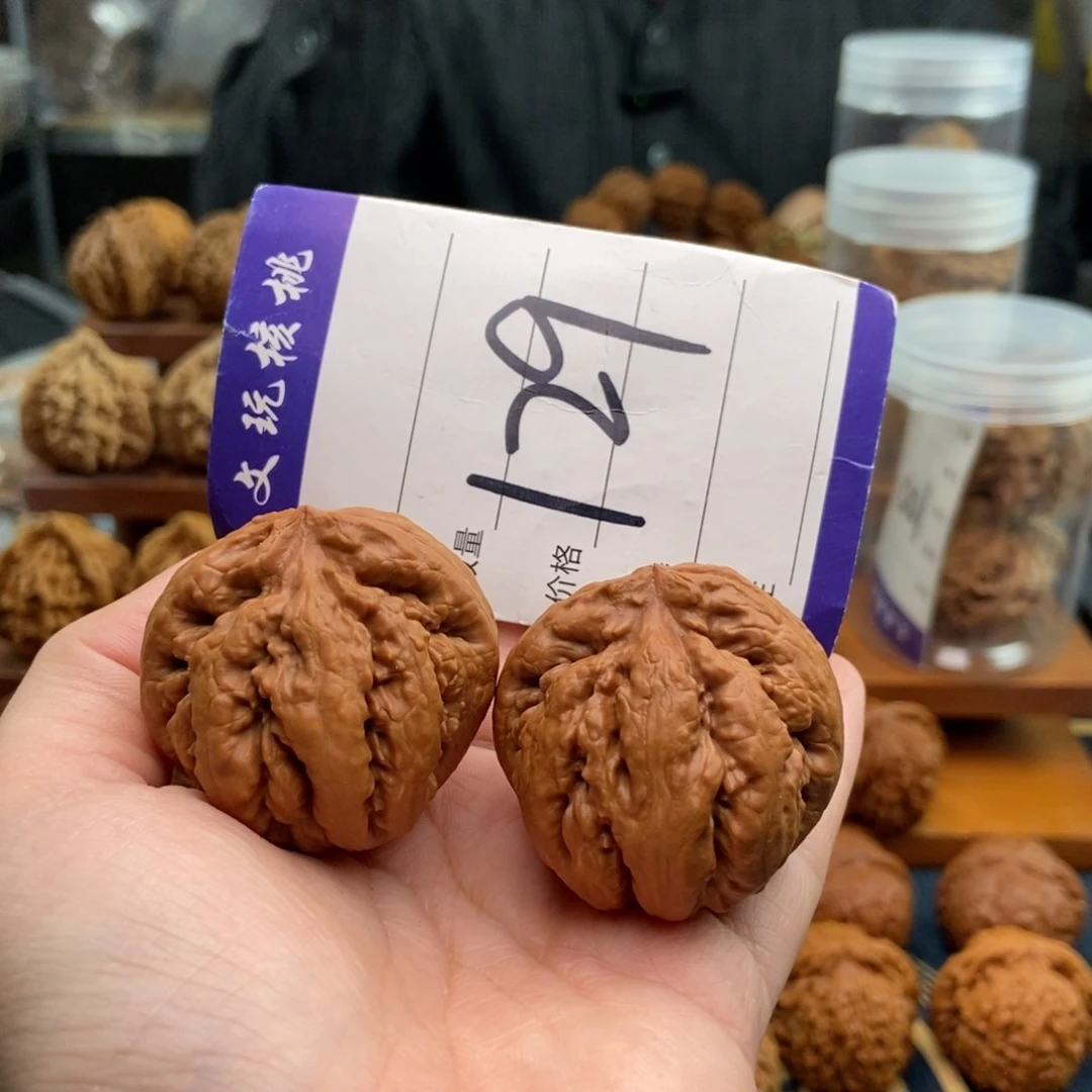 文玩核桃吊坠40霸王龙