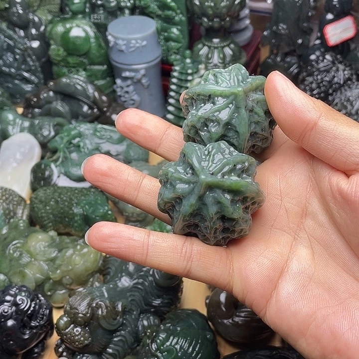 双***哥和田玉未镶嵌挂件