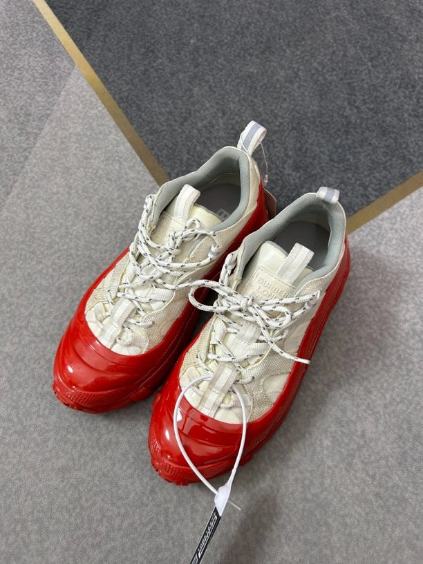 95新 BURBERRY/博柏利 Burberry红色运动鞋95新三八半码