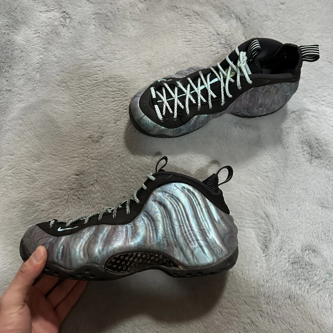 40.5码 Nike 鲍鱼喷 90新 鞋底磨损小 鞋面新 气垫好 中古篮球鞋
