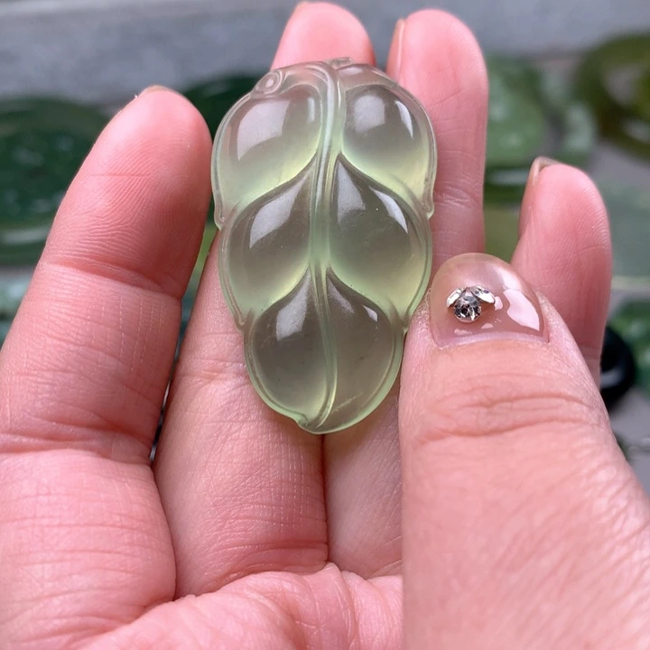 蛇纹石玉未镶嵌颈饰岫玉