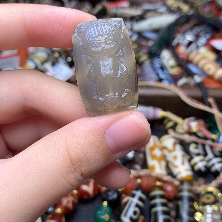 玛瑙/玉髓未镶嵌发一个