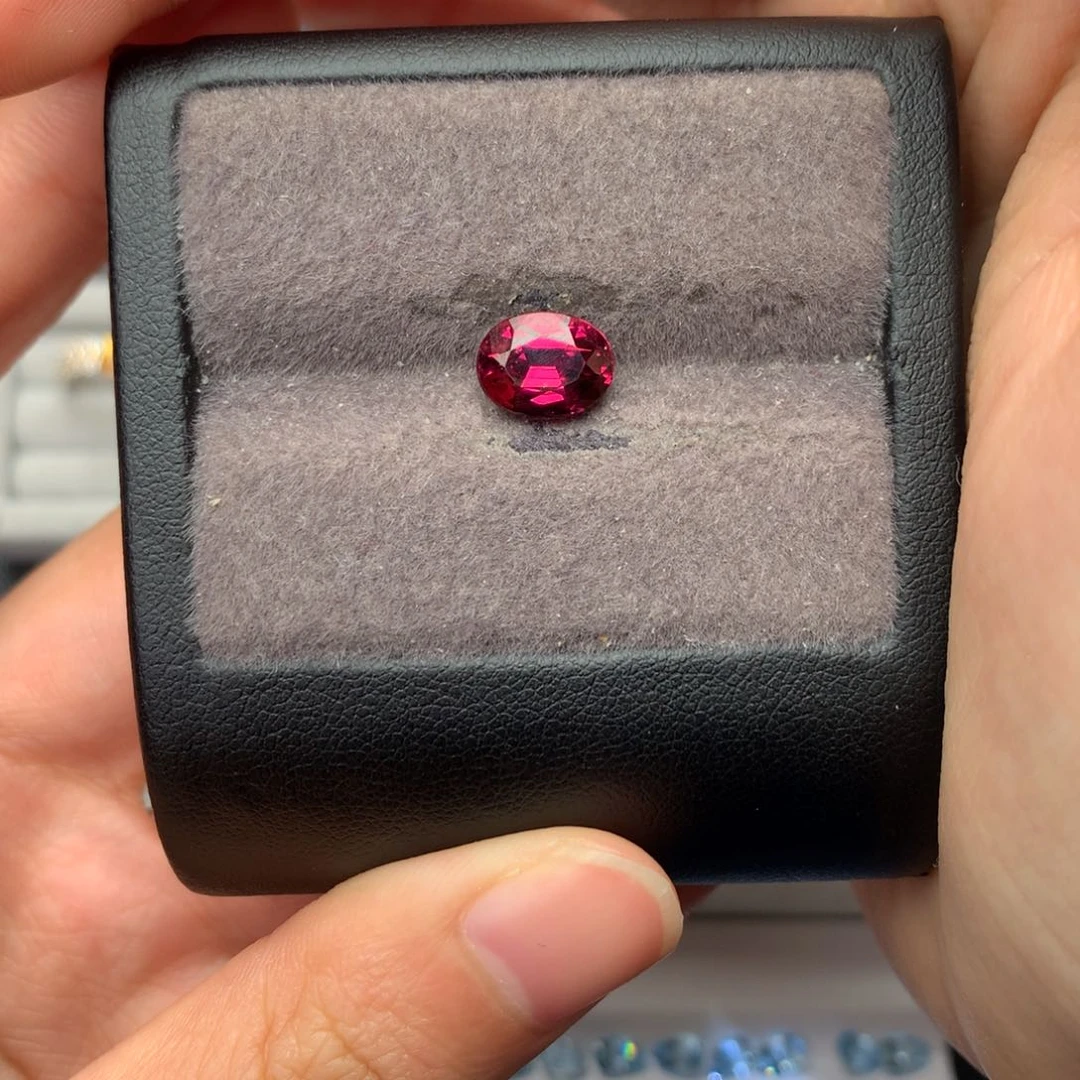 未镶嵌裸石石榴石2.765ct