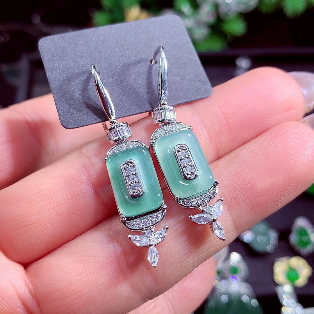 颈饰未镶嵌翡翠天然