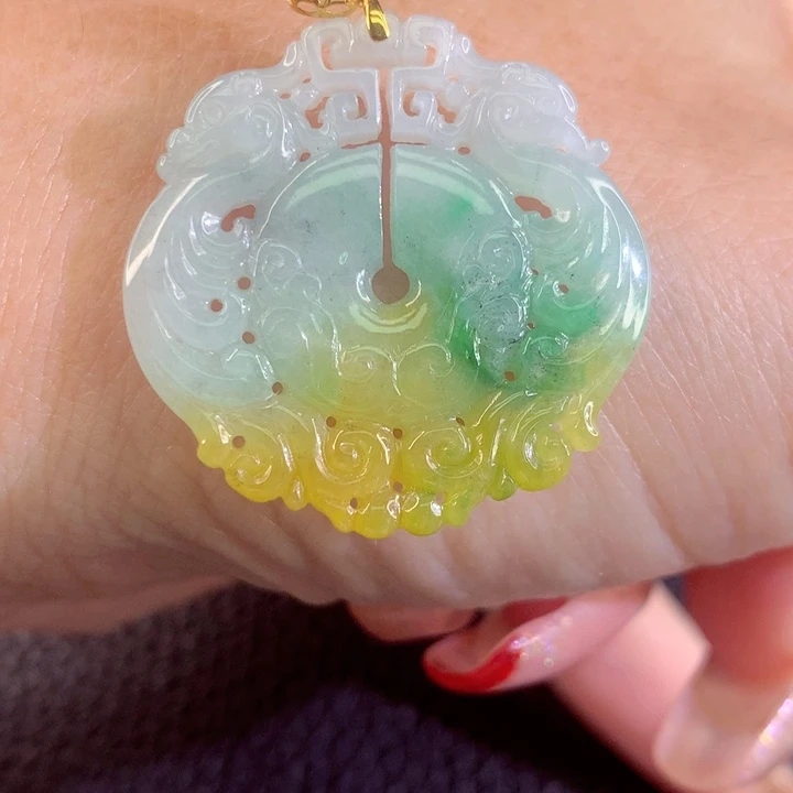 翡翠18K金镶嵌颈饰翡翠