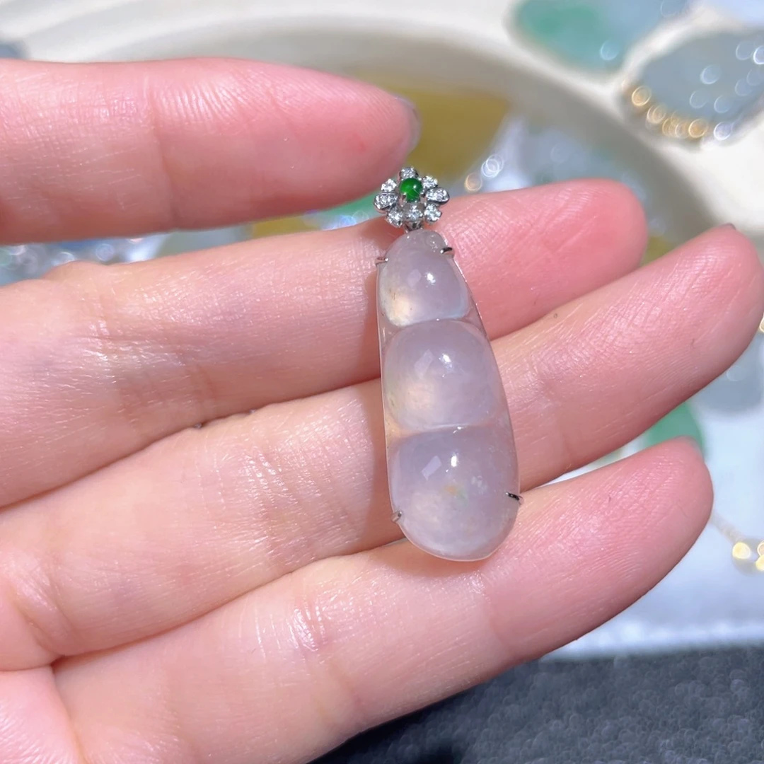 翡翠颈饰18K金镶嵌翡翠