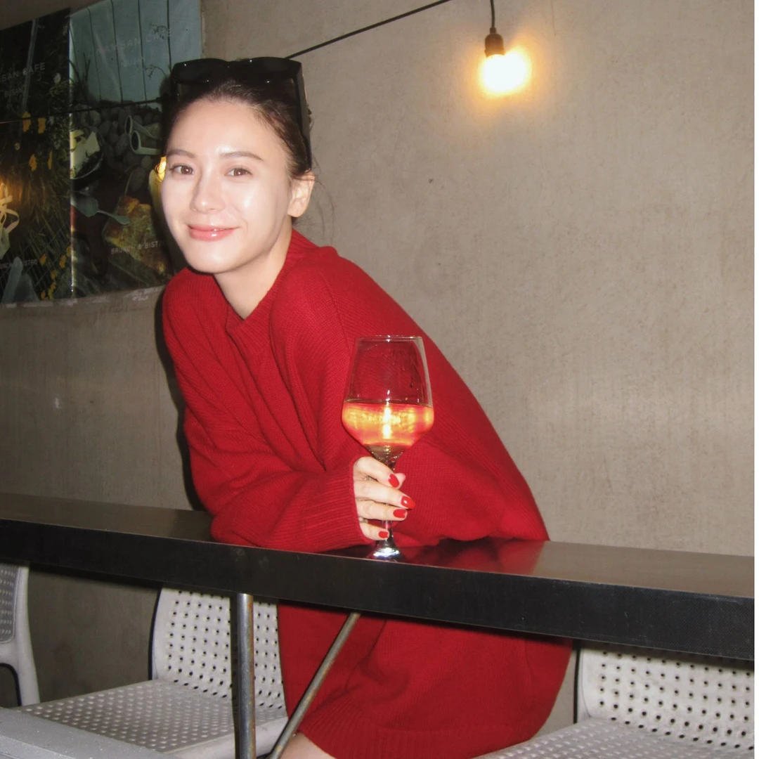 Zn细腻羊毛绒千金针织上衣短裙套装红色秋冬纯色休闲A825Z21094