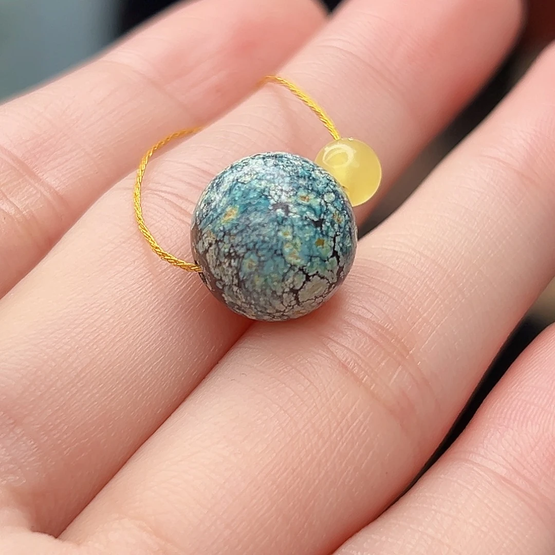 蜜蜡未镶嵌珠宝奇石