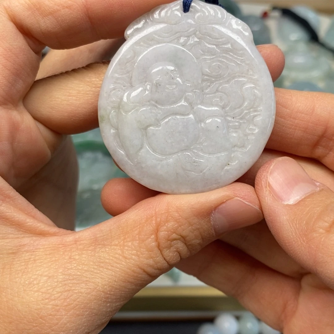 翡翠颈饰未镶嵌佛公