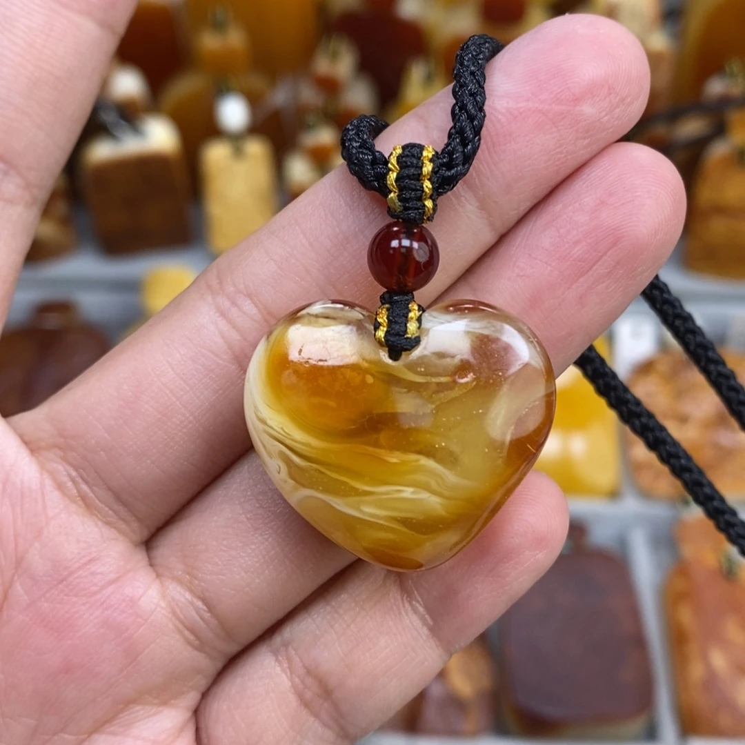 蜜蜡未镶嵌珠宝奇石