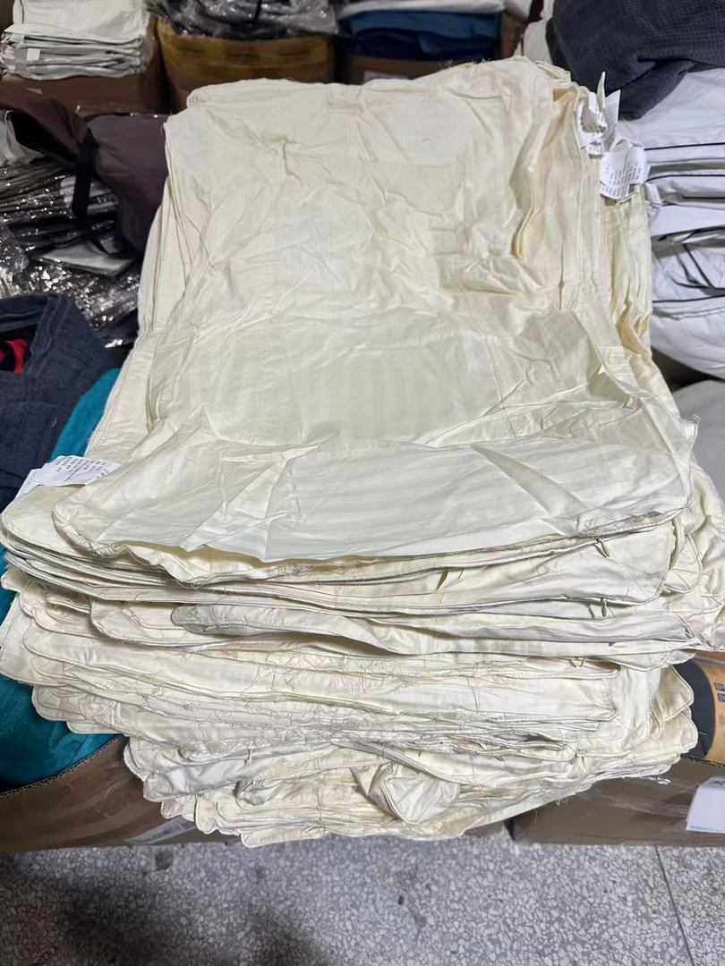 《兵哥外贸》3楼48×74浅黄色全棉贡缎无拉链枕芯套 发2对 瑕疵款