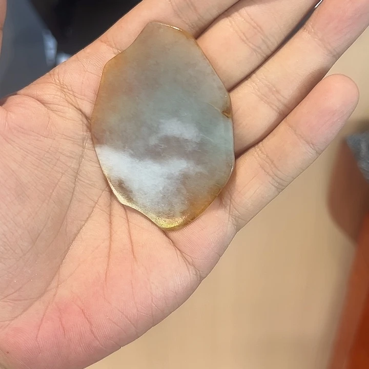 翡翠挂件未镶嵌黄翡翡翠挂件