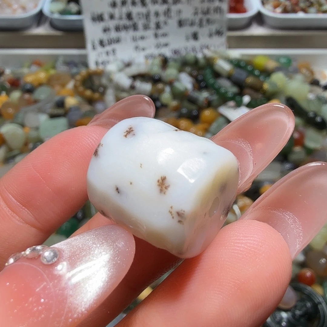 和田玉未镶嵌珠宝奇石