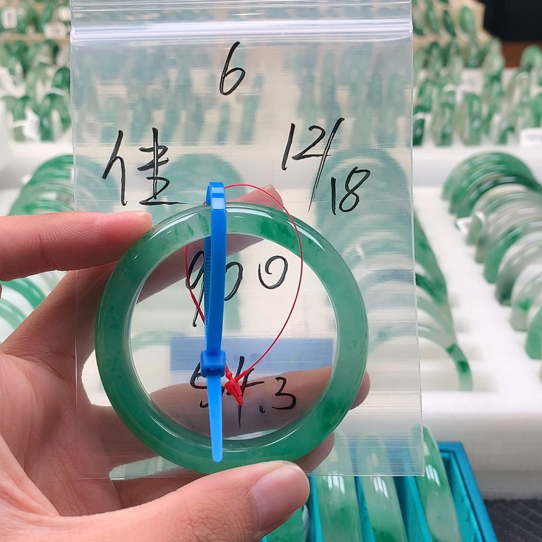 石英质玉（非洲翠）未镶嵌手镯54.3 6号