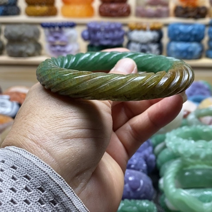 未镶嵌手镯石英质玉