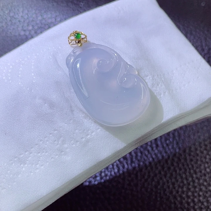 翡翠颈饰18K金镶嵌翡翠