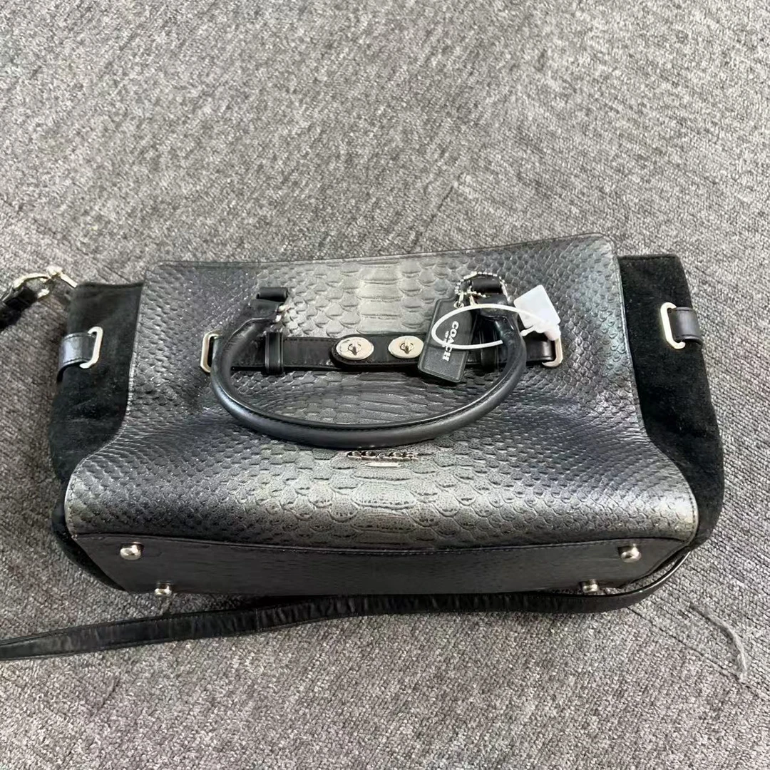 95新 COACH/蔻驰 蔻驰黑色百搭单肩包