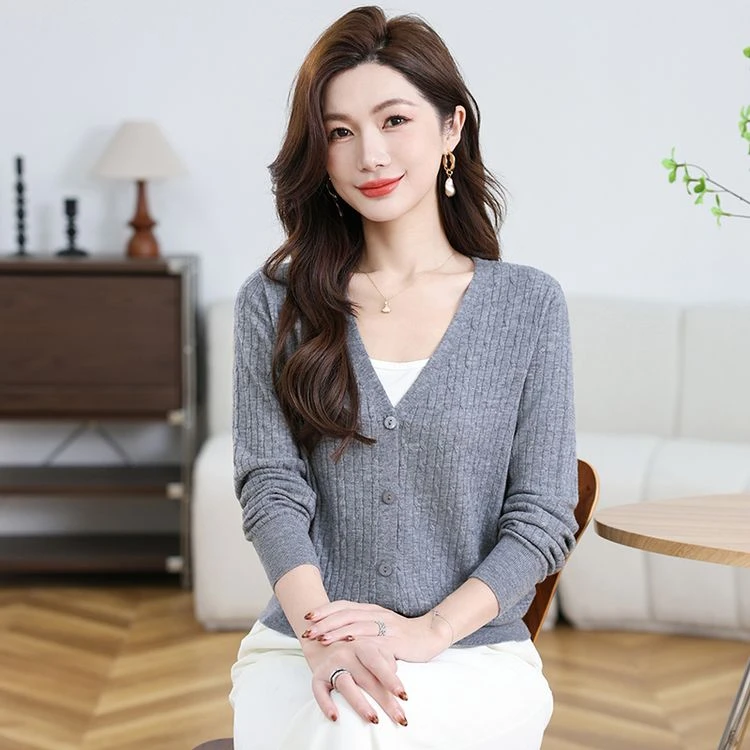 春秋新款软糯糯毛衣女慵懒风麻花设计感小众长袖针织开衫外套上衣